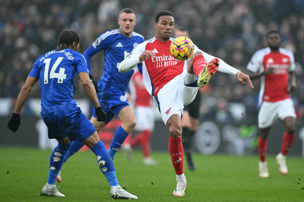 记者：沧州如果因拨款延迟一天未过准入，足协就有矫枉过正之嫌了.